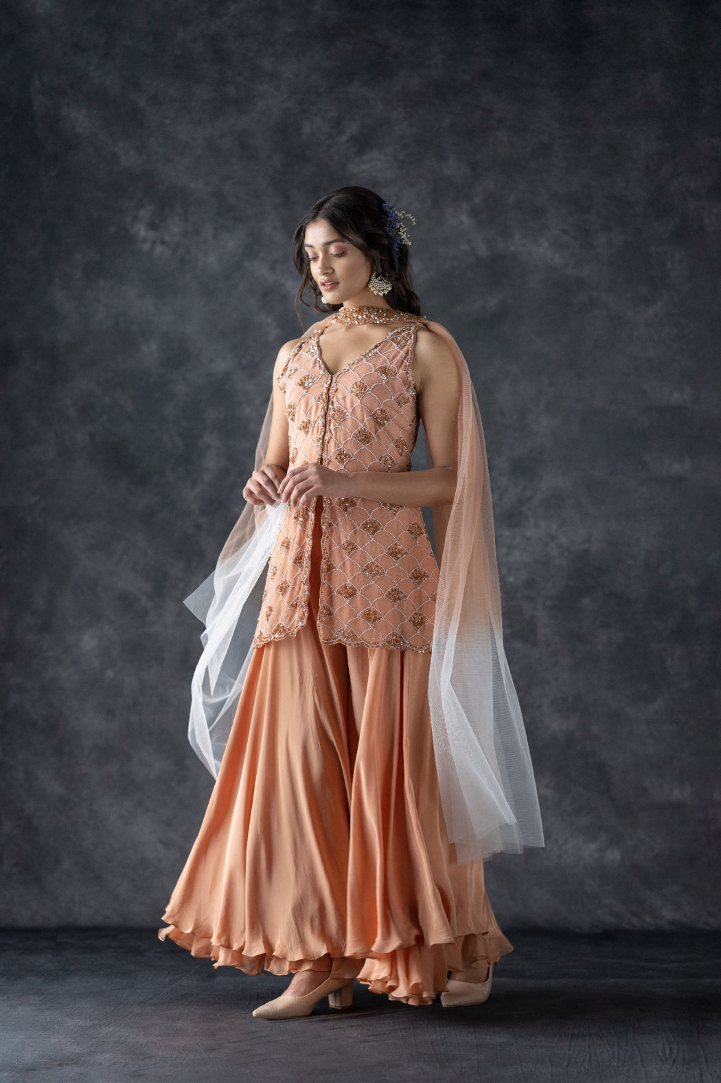 NUDE TUNIC AND PLAZZO SET WITH CHOKAR OBMRE DUPATTA